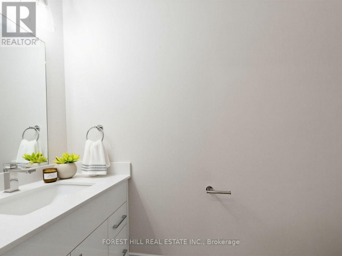 1 CRANSWICK LANE, Ajax (Central), Ontario, L1S0H8
