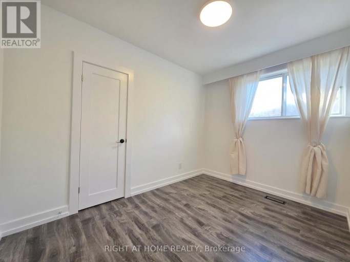 274 MCCONVEY DRIVE, Richmond Hill (Crosby), Ontario, L4C3K2