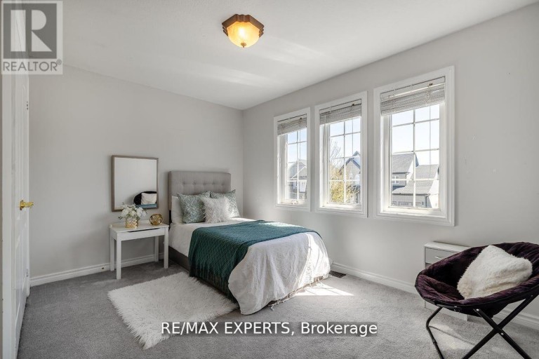 10 SNOWDEN AVENUE, Barrie (Innis-Shore), Ontario, L4M7H3