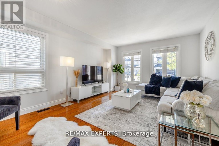 10 SNOWDEN AVENUE, Barrie (Innis-Shore), Ontario, L4M7H3