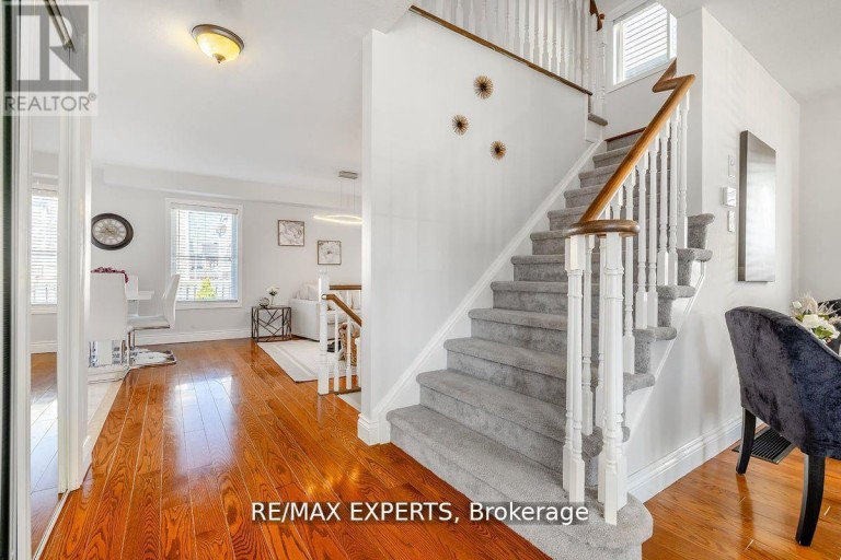 10 SNOWDEN AVENUE, Barrie (Innis-Shore), Ontario, L4M7H3