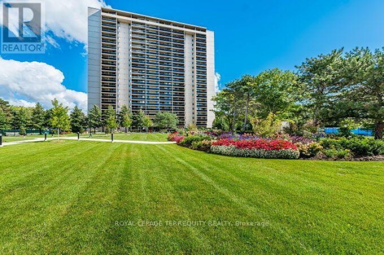 1102 - 812 BURNHAMTHORPE ROAD, Toronto (Markland Wood), Ontario, M9C4W1