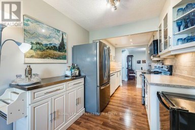 1102 - 812 BURNHAMTHORPE ROAD Toronto (Markland Wood) Ontario photo 16