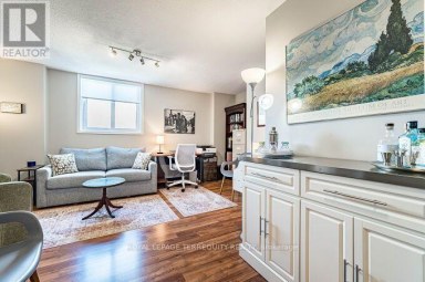 1102 - 812 BURNHAMTHORPE ROAD Toronto (Markland Wood) Ontario photo 18