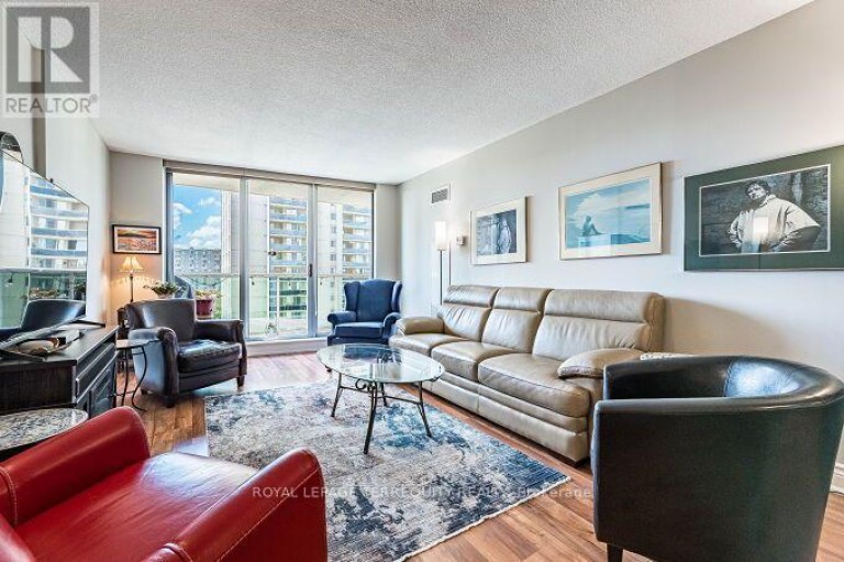 1102 - 812 BURNHAMTHORPE ROAD, Toronto (Markland Wood), Ontario, M9C4W1