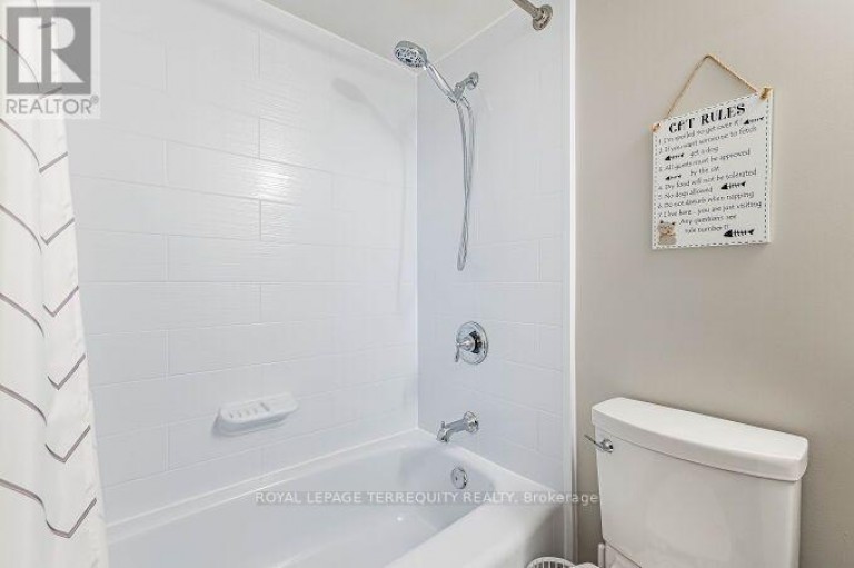 1102 - 812 BURNHAMTHORPE ROAD, Toronto (Markland Wood), Ontario, M9C4W1