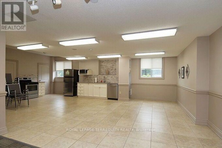 1102 - 812 BURNHAMTHORPE ROAD, Toronto (Markland Wood), Ontario, M9C4W1