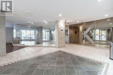 1102 - 812 BURNHAMTHORPE ROAD Toronto (Markland Wood) Ontario photo 8