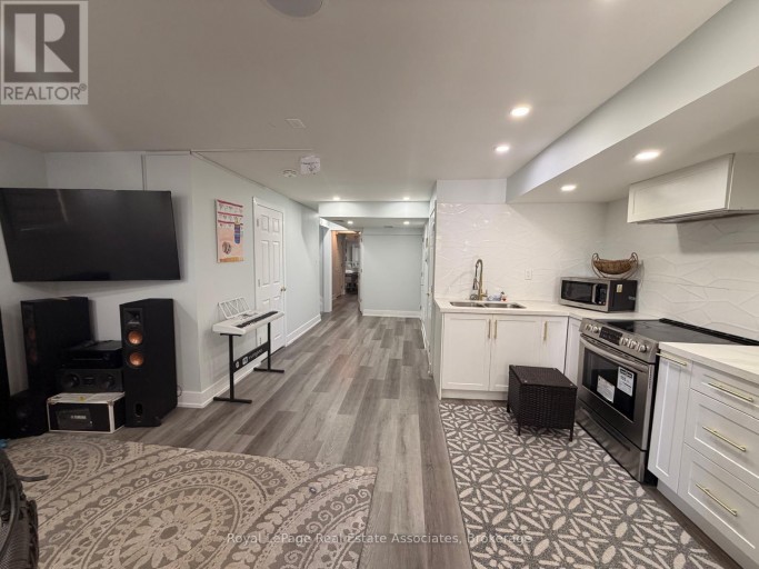 BASEMENT SUIT - 36 ZANETTA CRESCENT, Brampton (Credit Valley), Ontario, L6Y6A3