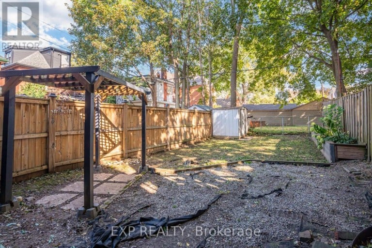 11 LORNE AVENUE, Hamilton (Blakeley), Ontario, L8M2X5
