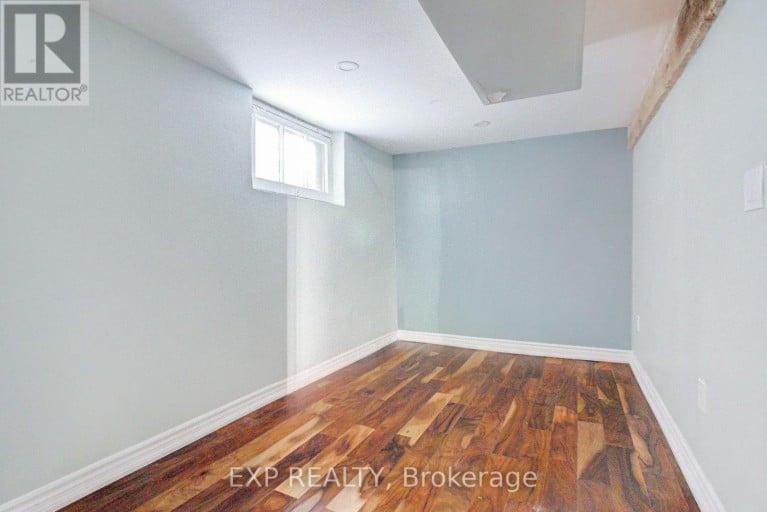 11 LORNE AVENUE, Hamilton (Blakeley), Ontario, L8M2X5