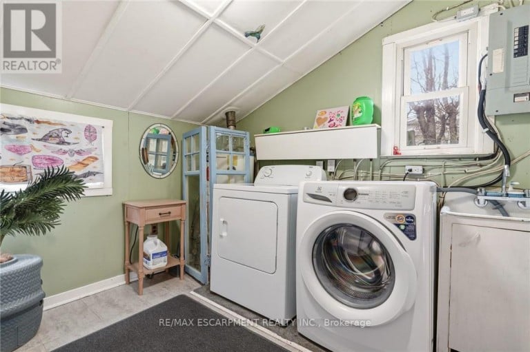 66 EAST 32ND STREET, Hamilton (Raleigh), Ontario, L8V3R9