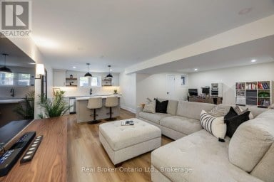 110 SUMERSFORD DRIVE Clarington (Bowmanville) Ontario photo 36