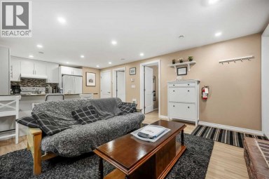 4116 Brisebois Drive NW Calgary Alberta photo 21