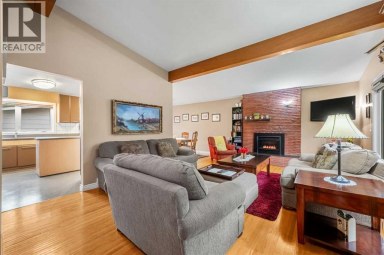 4116 Brisebois Drive NW Calgary Alberta photo 3