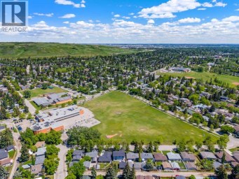4116 Brisebois Drive NW Calgary Alberta photo 47