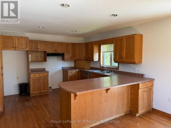 105 MAPLE GROVE LANE Georgian Bluffs Ontario photo 6