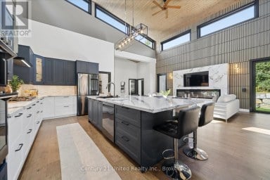 144 WALLIS DRIVE Peterborough (Monaghan Ward 2) Ontario photo 12