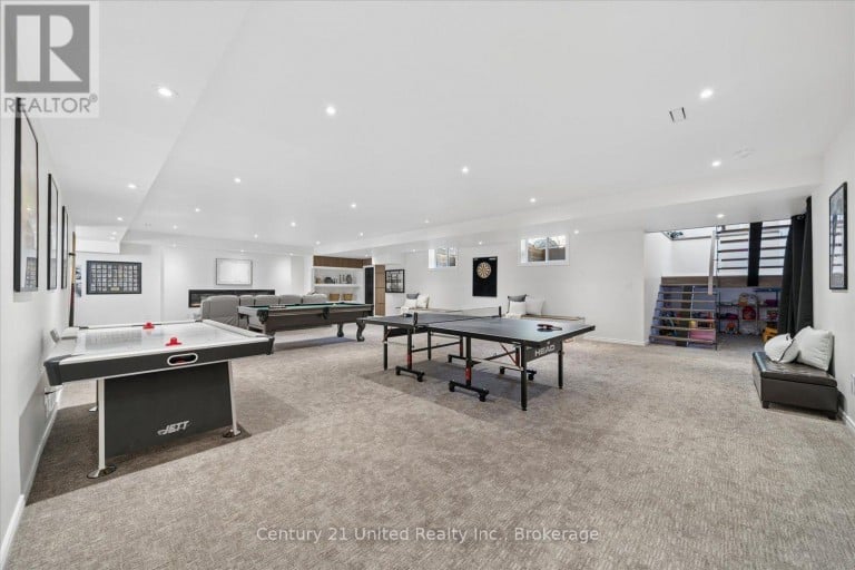 144 WALLIS DRIVE, Peterborough (Monaghan Ward 2), Ontario, K9J6C1