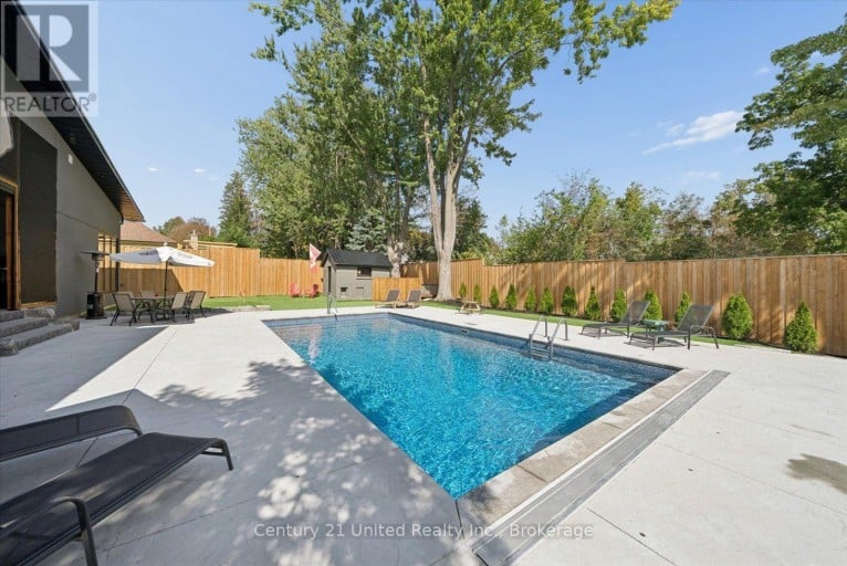 144 WALLIS DRIVE, Peterborough (Monaghan Ward 2), Ontario, K9J6C1