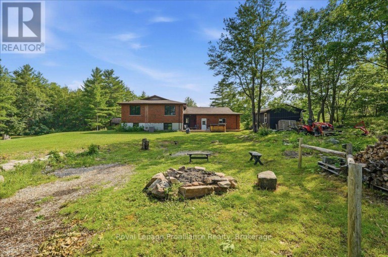 10389 41 HIGHWAY, Addington Highlands (Addington Highlands), Ontario, K0H1Z0