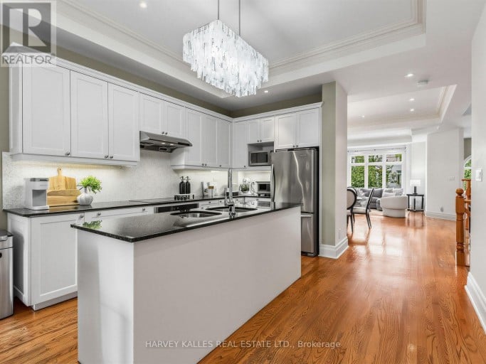 397 BROOKE AVENUE, Toronto (Bedford Park-Nortown), Ontario, M5M2L5