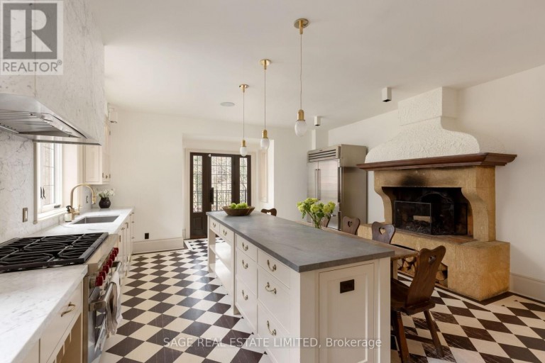 104 PARK ROAD, Toronto (Rosedale-Moore Park), Ontario, M4W2N7