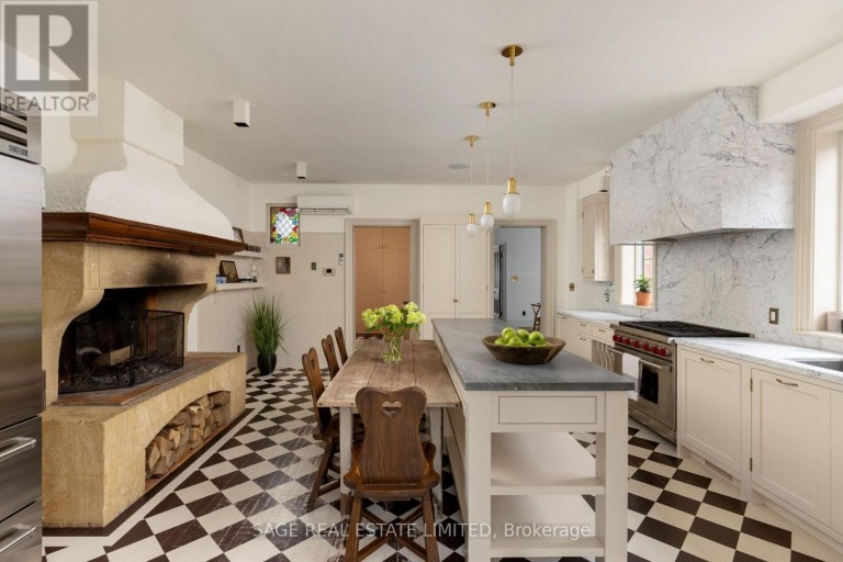 104 PARK ROAD, Toronto (Rosedale-Moore Park), Ontario, M4W2N7