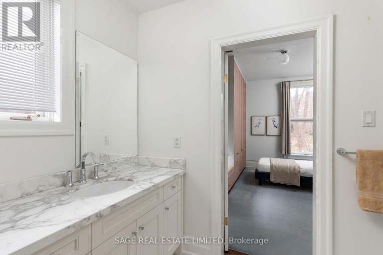 104 PARK ROAD, Toronto (Rosedale-Moore Park), Ontario, M4W2N7