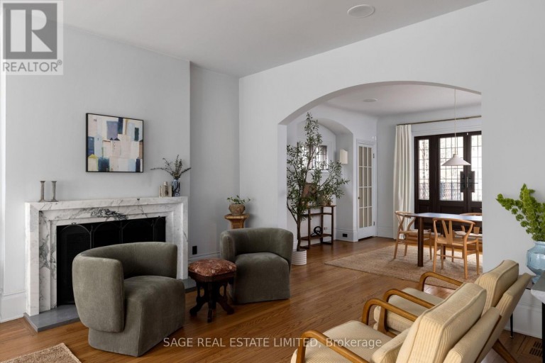 104 PARK ROAD, Toronto (Rosedale-Moore Park), Ontario, M4W2N7
