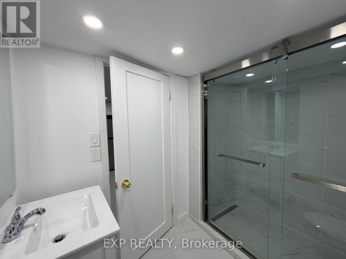 BSMT - 804 ST CLAIR AVENUE W, Toronto (Oakwood Village), Ontario, M6C1B6