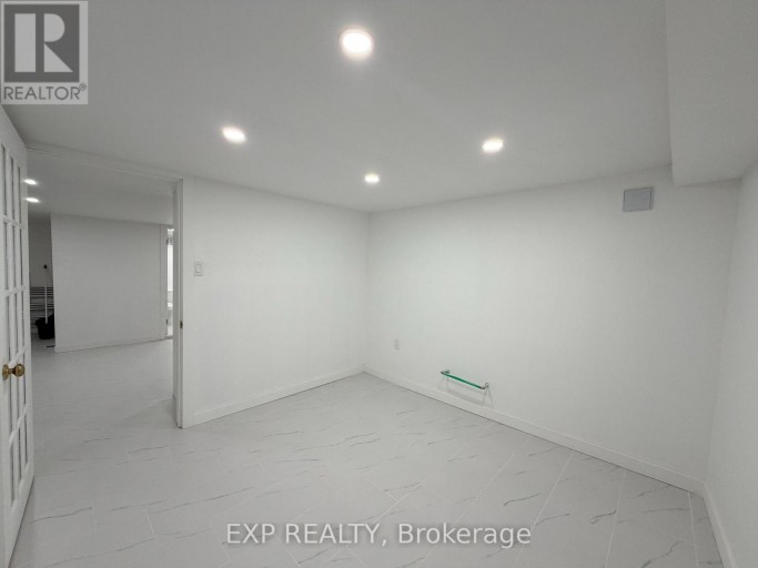 BSMT - 804 ST CLAIR AVENUE W, Toronto (Oakwood Village), Ontario, M6C1B6