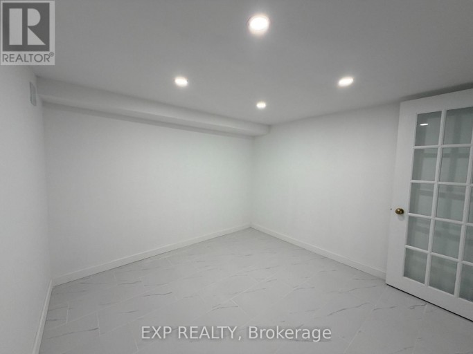 BSMT - 804 ST CLAIR AVENUE W, Toronto (Oakwood Village), Ontario, M6C1B6