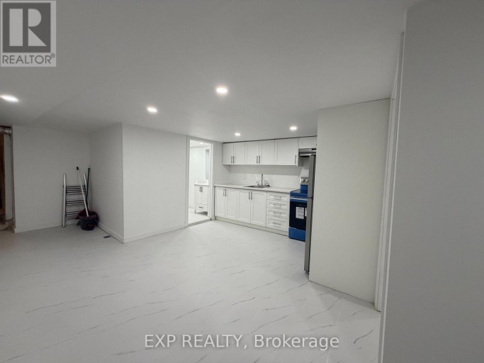 BSMT - 804 ST CLAIR AVENUE W, Toronto (Oakwood Village), Ontario, M6C1B6