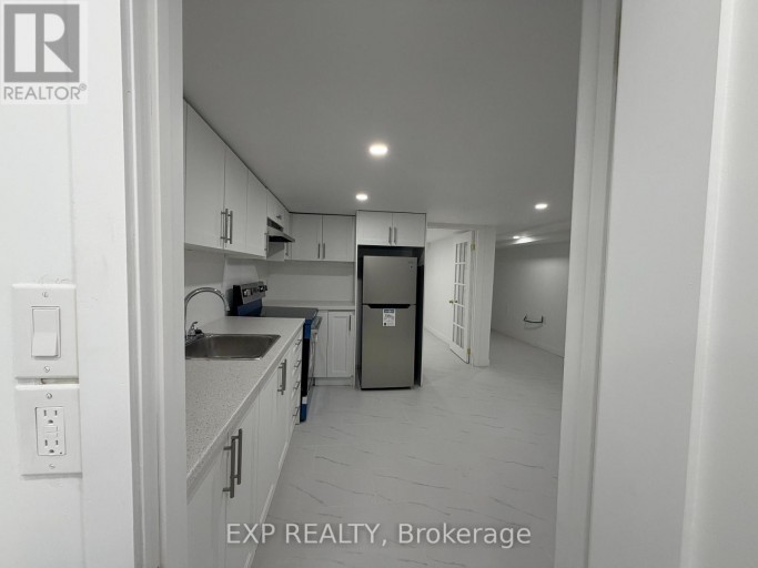 BSMT - 804 ST CLAIR AVENUE W, Toronto (Oakwood Village), Ontario, M6C1B6