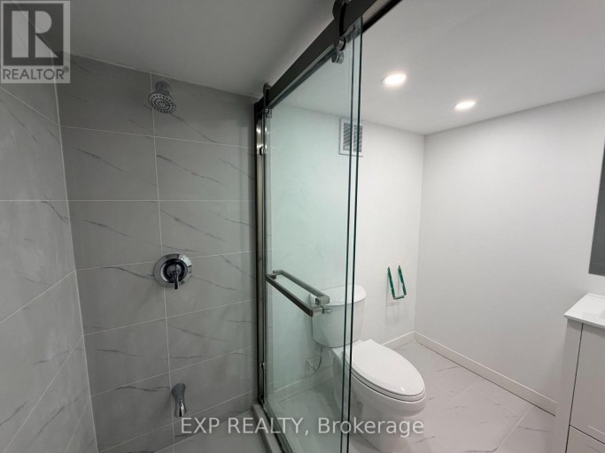 BSMT - 804 ST CLAIR AVENUE W, Toronto (Oakwood Village), Ontario, M6C1B6