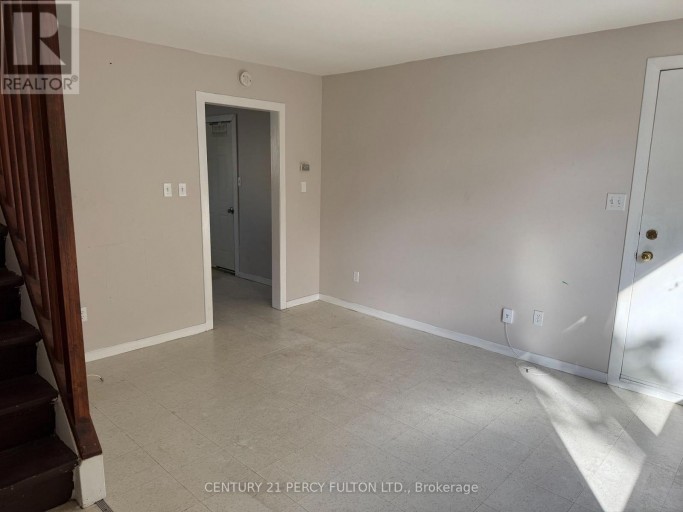 3 - 86 BROCK STREET E, Oshawa (O'Neill), Ontario, L1G1S1
