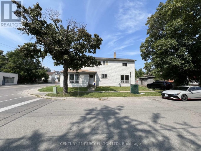 3 - 86 BROCK STREET E, Oshawa (O'Neill), Ontario, L1G1S1