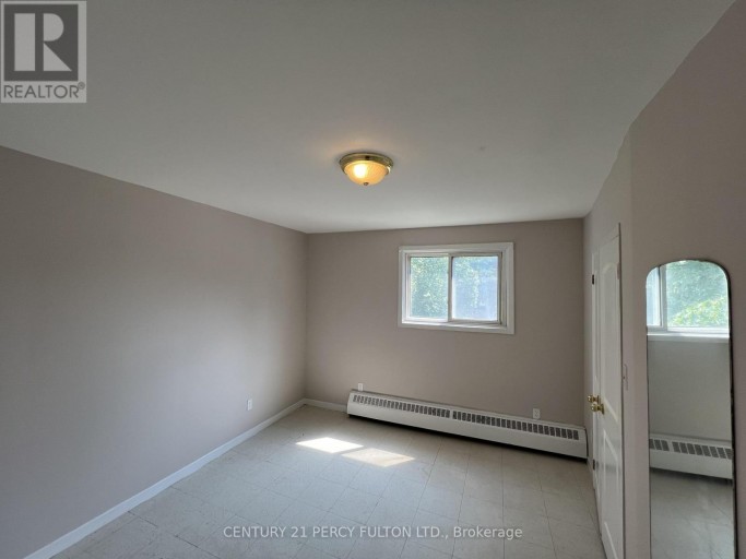 3 - 86 BROCK STREET E, Oshawa (O'Neill), Ontario, L1G1S1