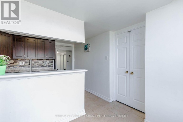 1015 - 250 WEBB DRIVE, Mississauga (City Centre), Ontario, L5B3Z4