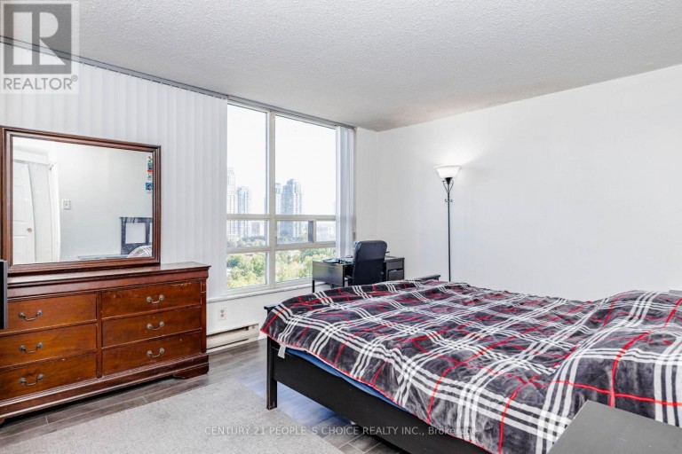 1015 - 250 WEBB DRIVE, Mississauga (City Centre), Ontario, L5B3Z4
