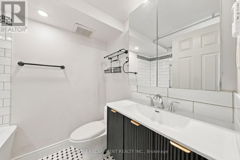 433 BELVENIA ROAD, Burlington (Shoreacres), Ontario, L7L1T2