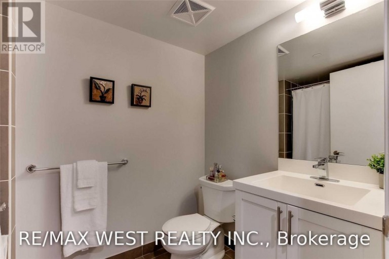 443 - 36 VIA BAGNATO, Toronto (Yorkdale-Glen Park), Ontario, M6A1C3