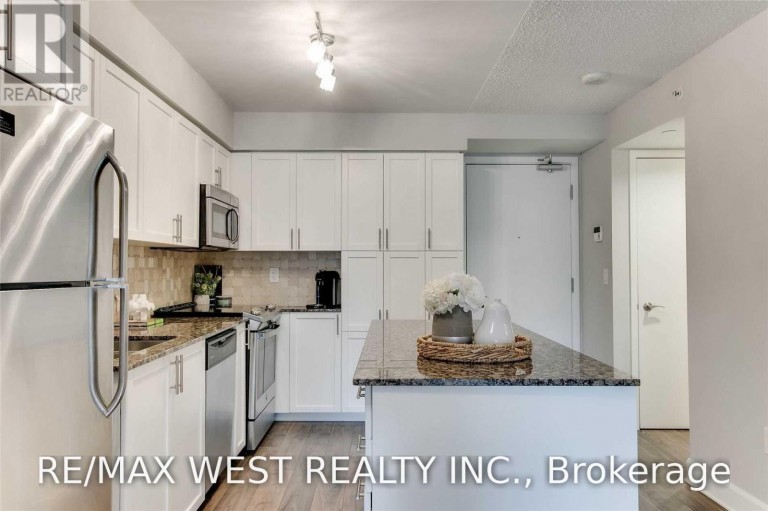 443 - 36 VIA BAGNATO, Toronto (Yorkdale-Glen Park), Ontario, M6A1C3