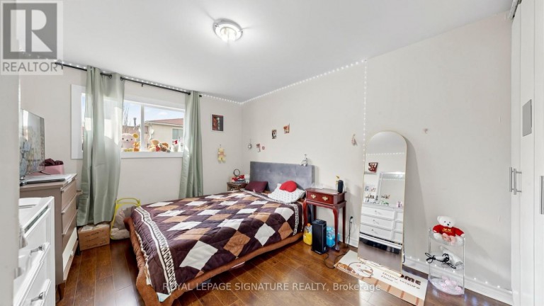 15 GAINSBOROUGH ROAD, Brampton (Northgate), Ontario, L6S1X2