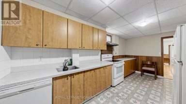 15 GAINSBOROUGH ROAD Brampton (Northgate) Ontario photo 9