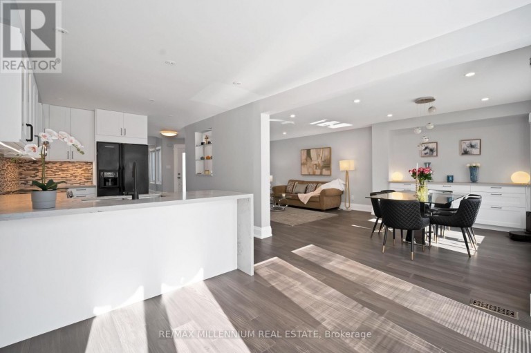 4165 CREDIT POINT DRIVE, Mississauga (East Credit), Ontario, L5M3K3