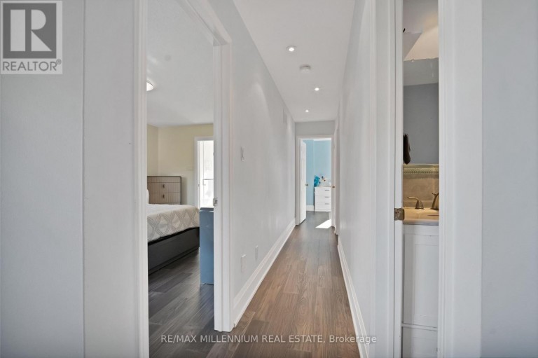 4165 CREDIT POINT DRIVE, Mississauga (East Credit), Ontario, L5M3K3