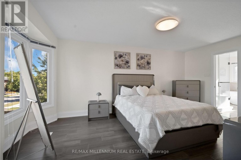 4165 CREDIT POINT DRIVE, Mississauga (East Credit), Ontario, L5M3K3