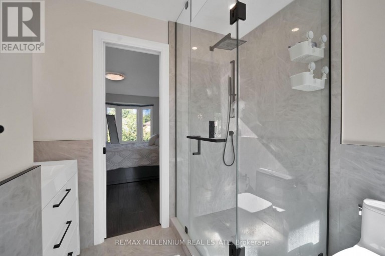 4165 CREDIT POINT DRIVE, Mississauga (East Credit), Ontario, L5M3K3